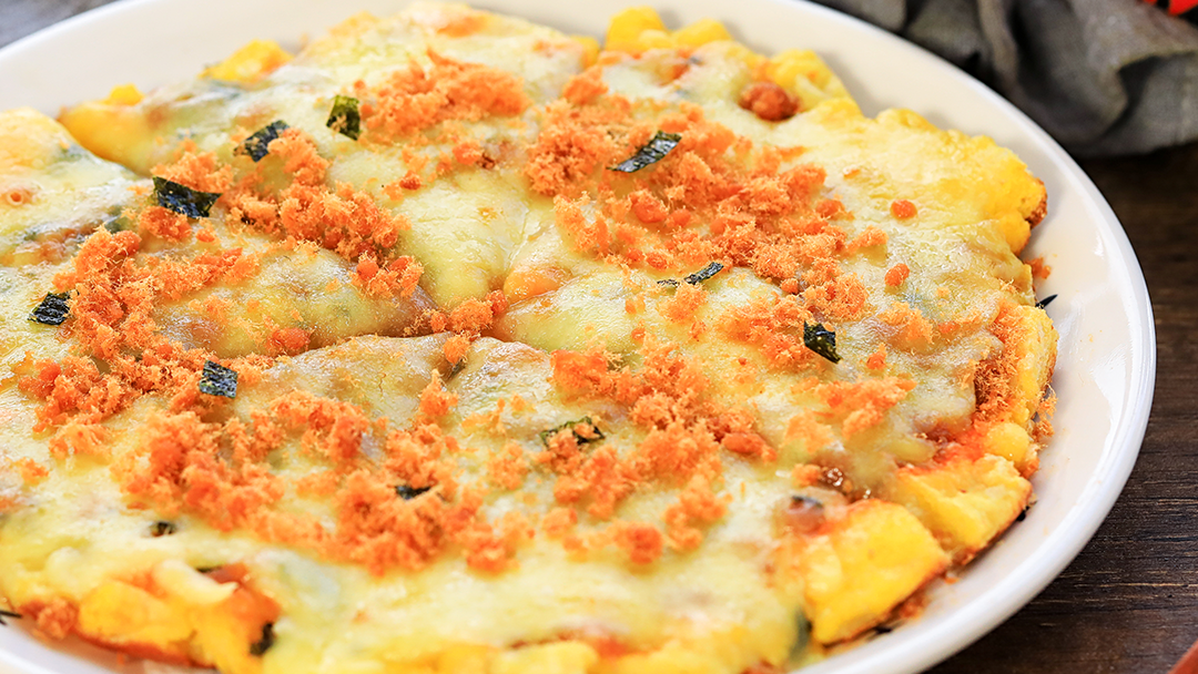 外面的披萨太贵了,成本5块钱,在家用吐司面包制作懒人版披萨