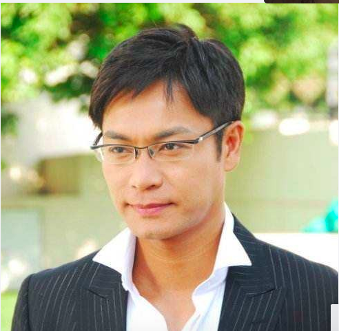 眼镜一戴,看起来更坏!这九位剧中的斯文败类式反派,你还记得吗