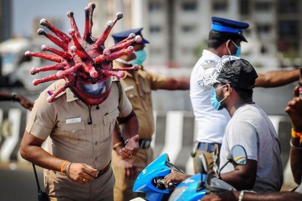印度突然爆发大规模骚乱！警察赶到现场一顿棍棒，令美国网友叹服休闲区蓝鸢梦想 - Www.slyday.coM