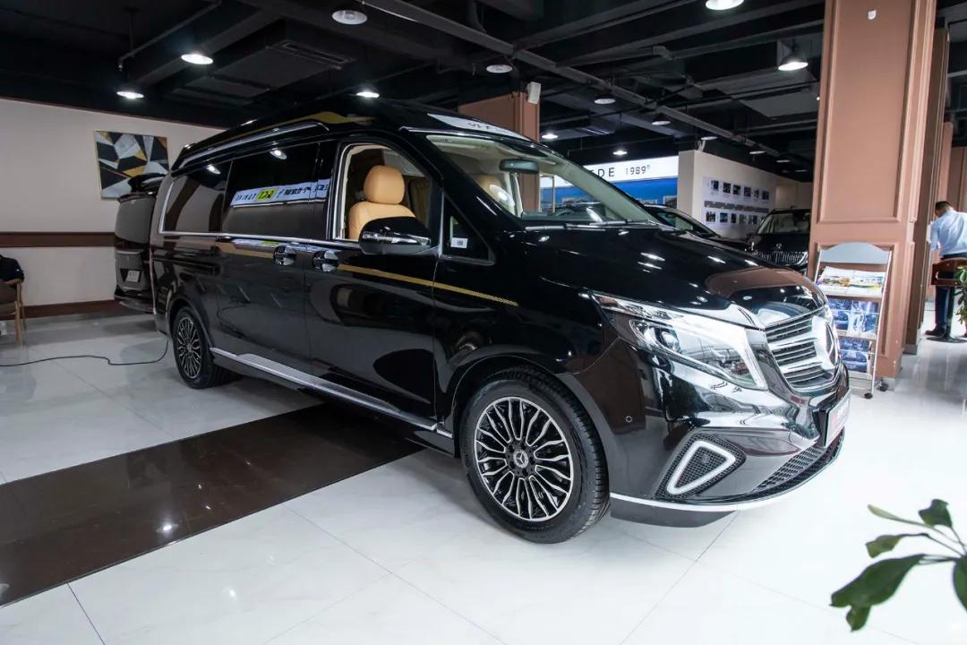 奔驰v260l高顶维努斯版 匠心传承,奢华再现