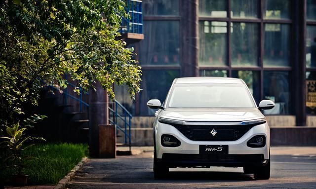 新宝骏rm-5七座怎么样?空间灵活温馨,适合二胎家庭