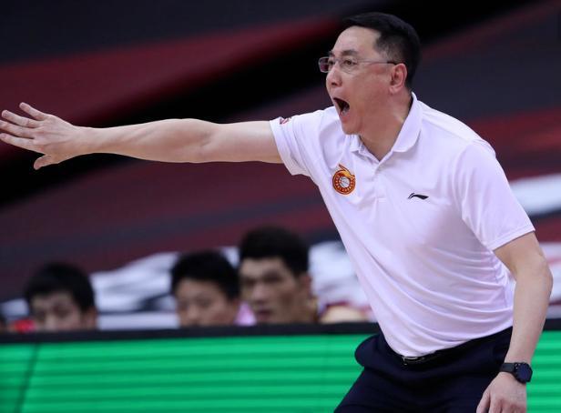 官宣冠军教练黯然下课浙江一连拿下3强援新疆签下红队神塔