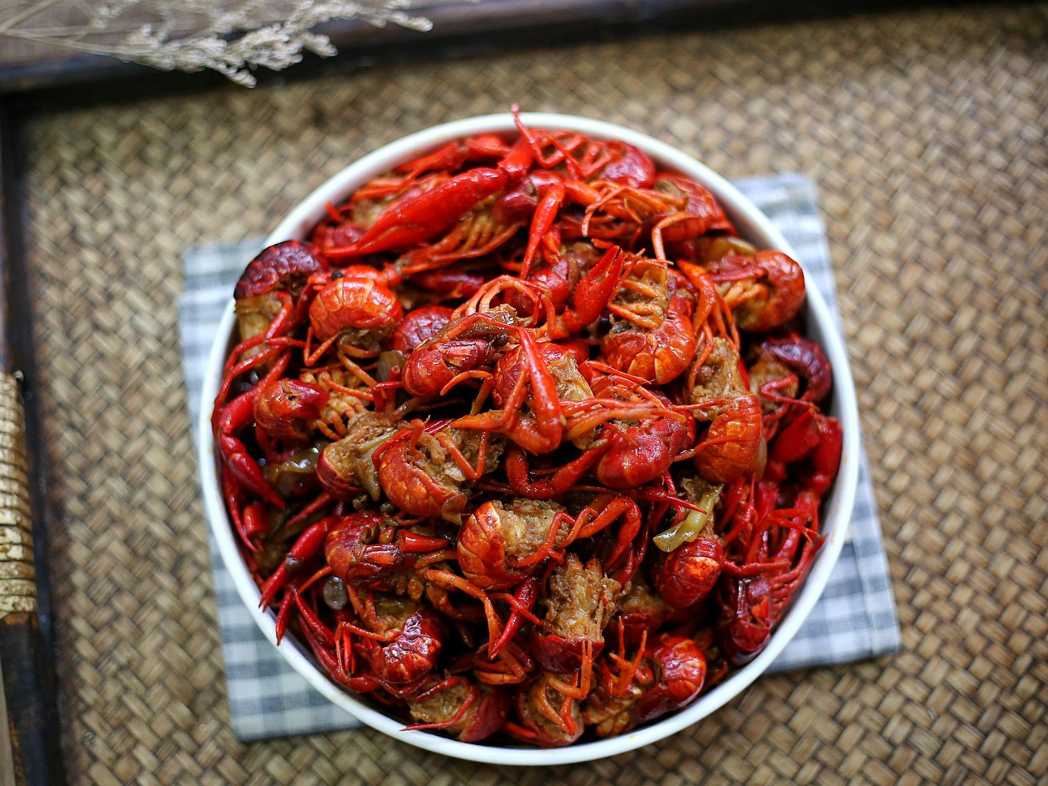 分享秘制十三香小龙虾做法制作详细讲解虾肉鲜嫩有弹性够味