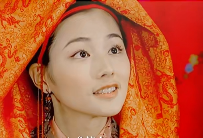 凭借《熏衣草》人气飙升,她的古装代表角色《御前四宝》中的南宫紫霖