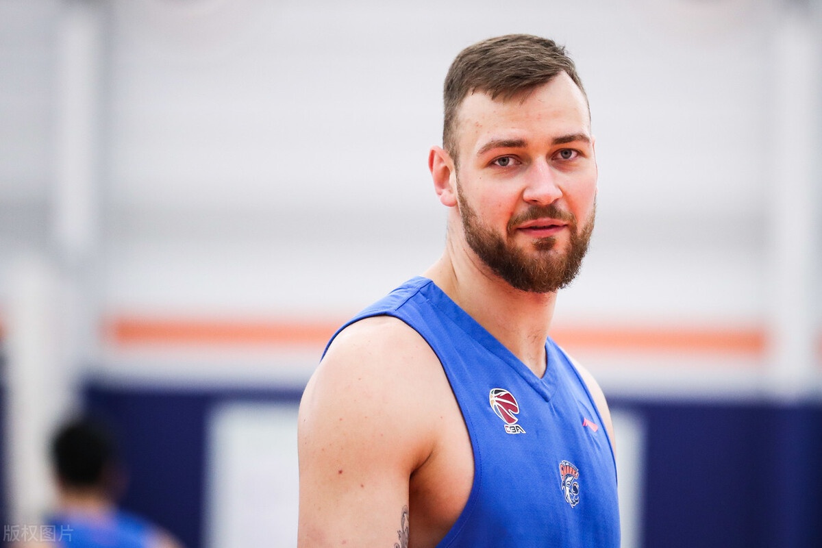 浙江男篮豪组三外援组合,新疆再现重磅签约,可兰白克正式表态