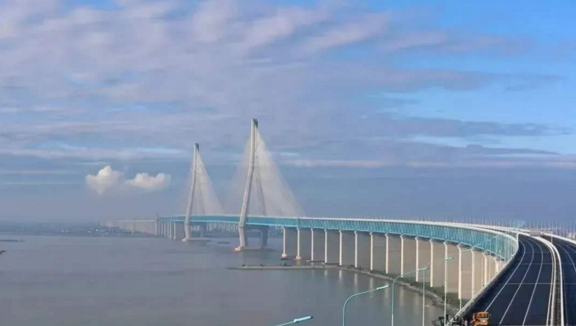 我国又创下世界之最!沪苏通长江大桥开通,14级台风来都没问题