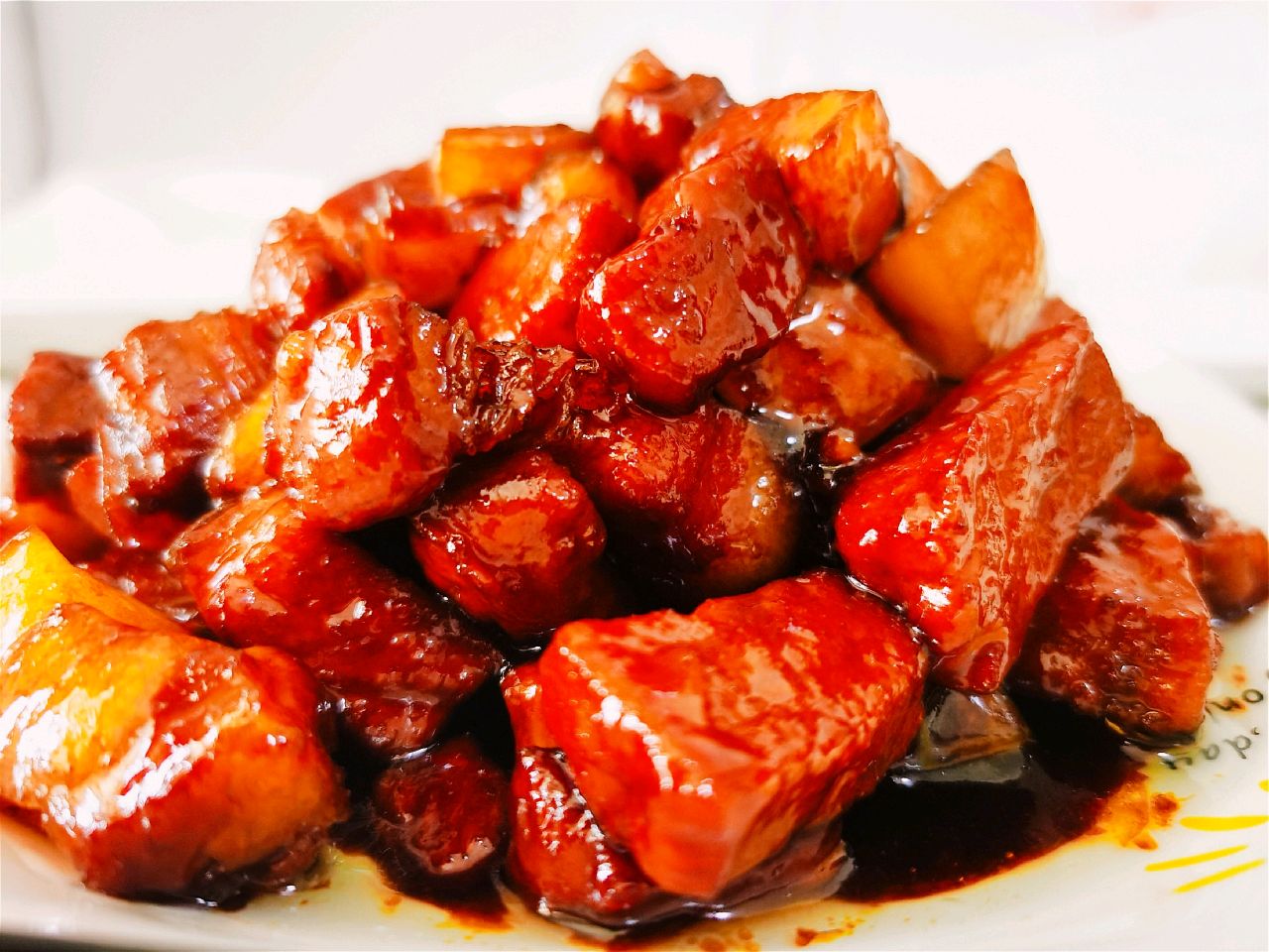 来碗正宗的红烧肉保证让你多吃几碗饭营养更是杠杠滴