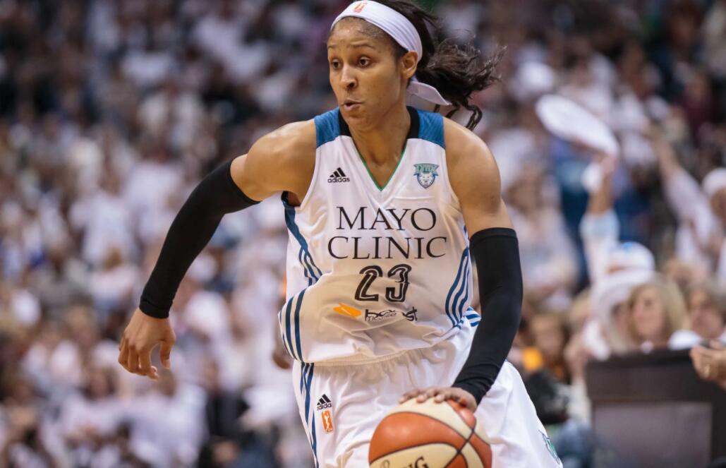 不败女王又赢了为权利而战玛雅摩尔把童话爱情故事写进了现实