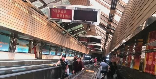 重庆市皇冠大扶梯停用:已经运营了24年,享誉游客群体的网红景点
