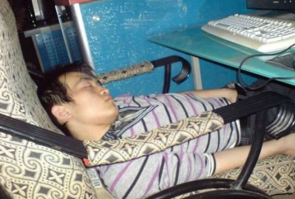 如果依旧沉迷于这三件事,今后多半没啥出息|老婆|赌本|沉迷游戏_新浪