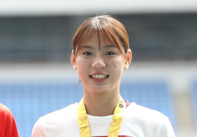 女子跳高全国纪录是辽宁名宿金玲在31年前创造的1米97,一个名副其实的