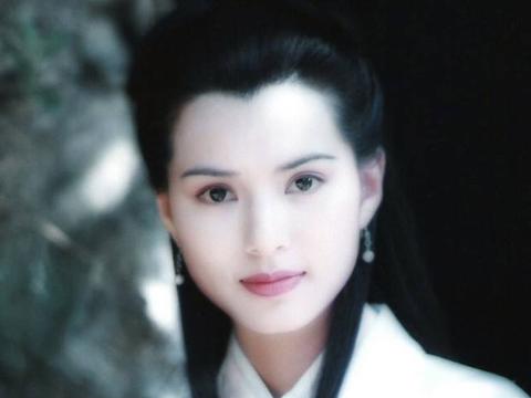 你们最喜欢哪个版本的小龙女,我最喜欢李若彤和刘亦菲,不相上下