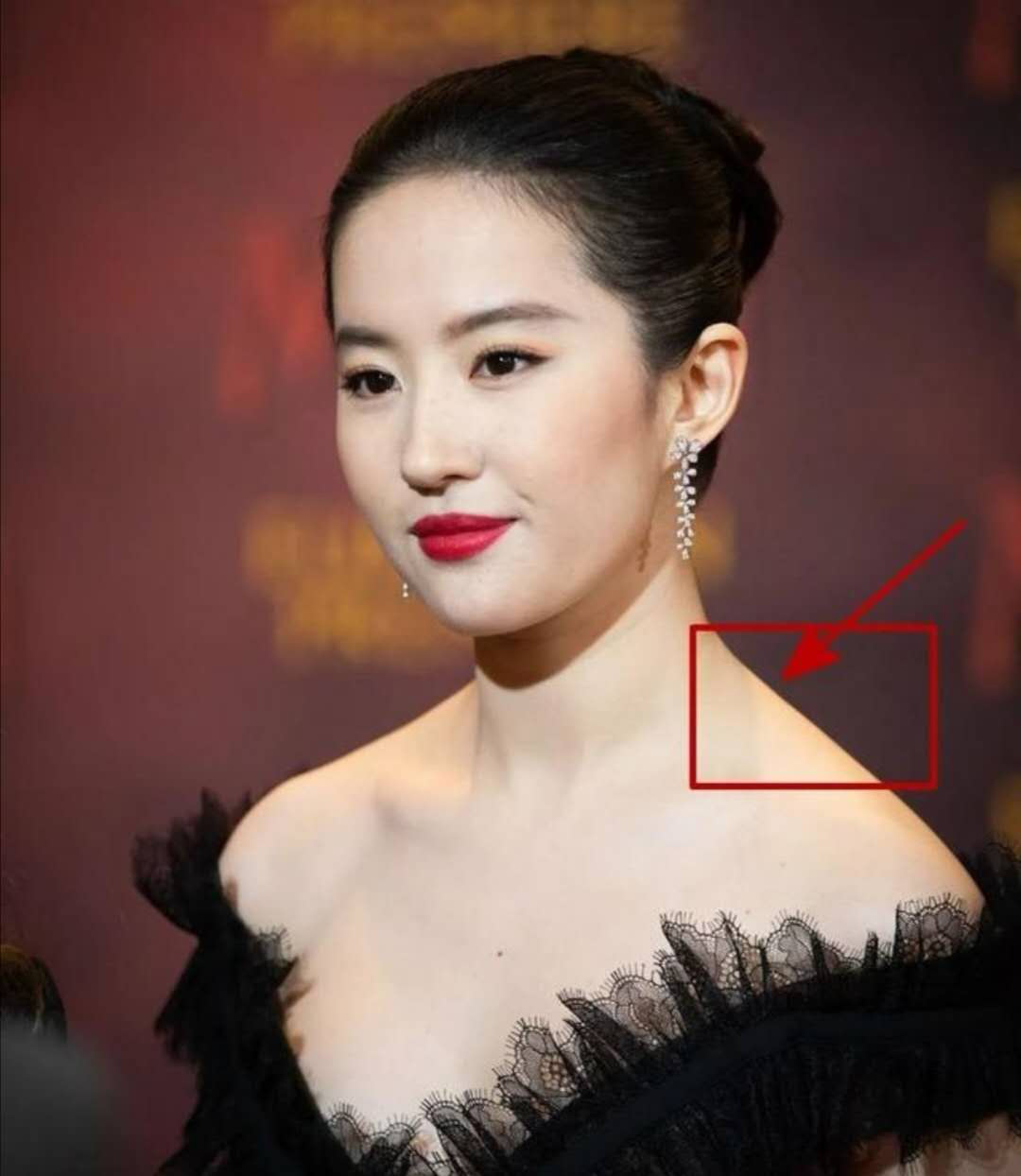 内娱直角肩大赏刘亦菲溜肩毁气质郑爽肩颈线优越而她最出众