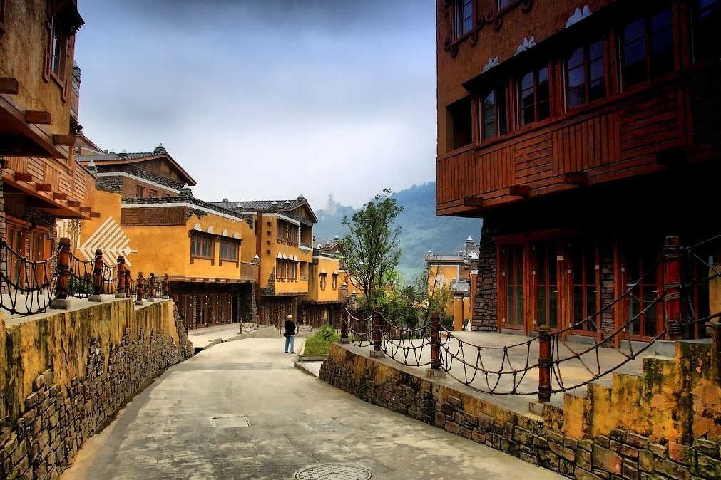 四川一免费古镇,包含景点皆为仿建,却成全球最佳范例
