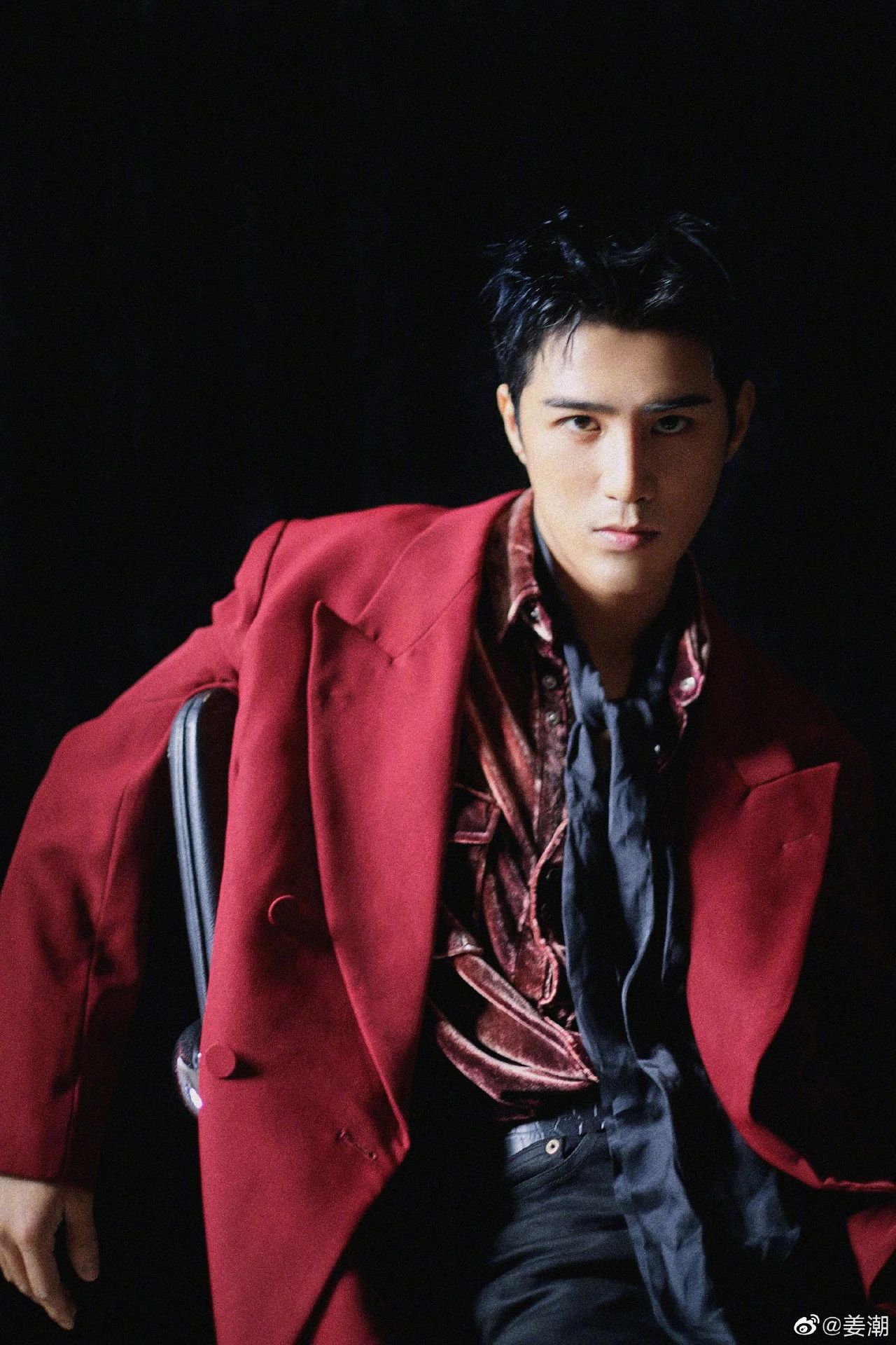 而这一次,我想我们应该认识下演员姜潮背后的姜潮其人.