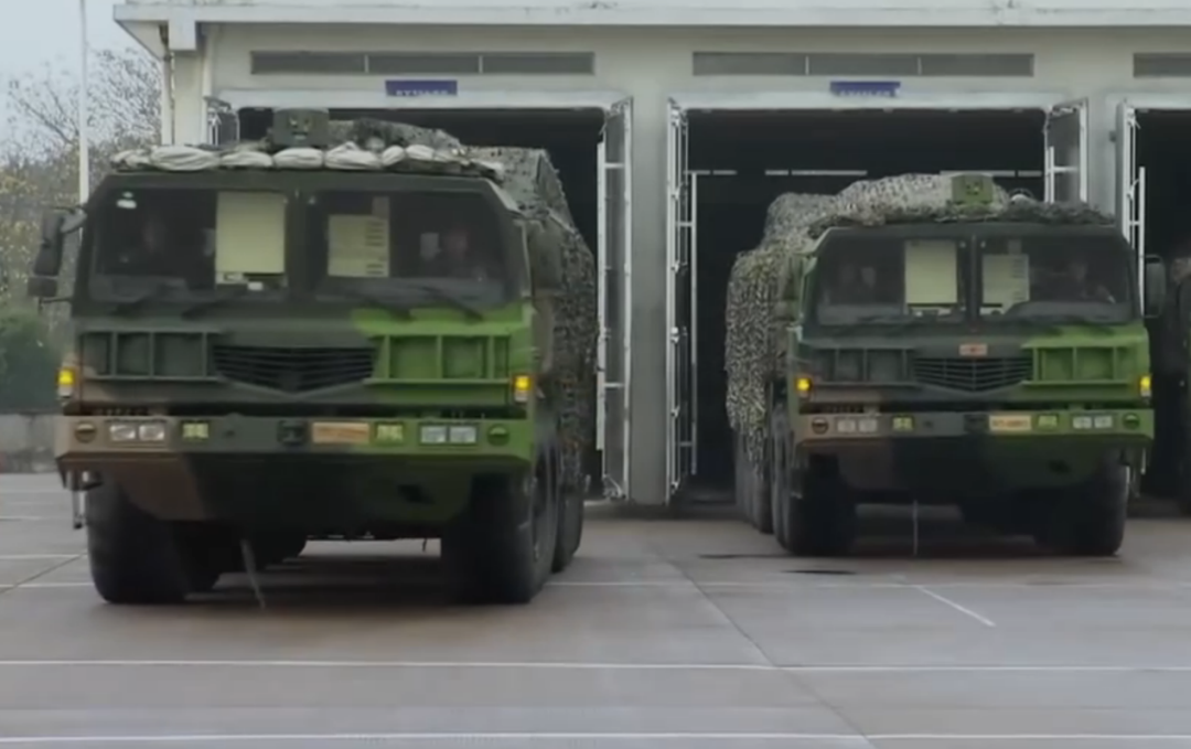 12x12混合动力这辆运木头的卡车再有钱也买不到