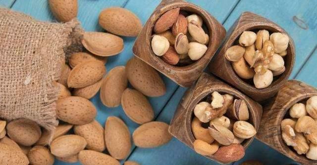 孕中期吃这三类食物,能让宝宝出生后更聪明,孕妇要注意补充休闲区蓝鸢梦想 - Www.slyday.coM