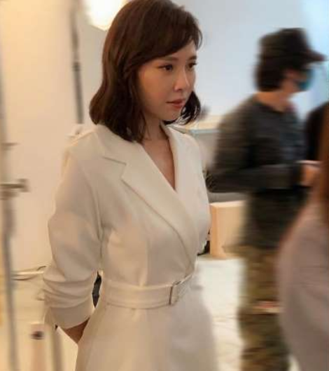 自曝曾患抑郁症,连刷牙都在流泪|天心|刷牙|吴天心_新浪新闻