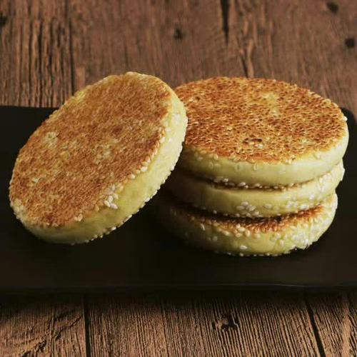 在湖北咸宁,大畈麻饼,口感酥脆,是通山人念念不忘的中秋味道!