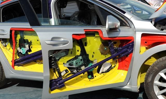 需要很用力才能将车门关上,可是现在的汽车,不说有磁吸车门这种高科技