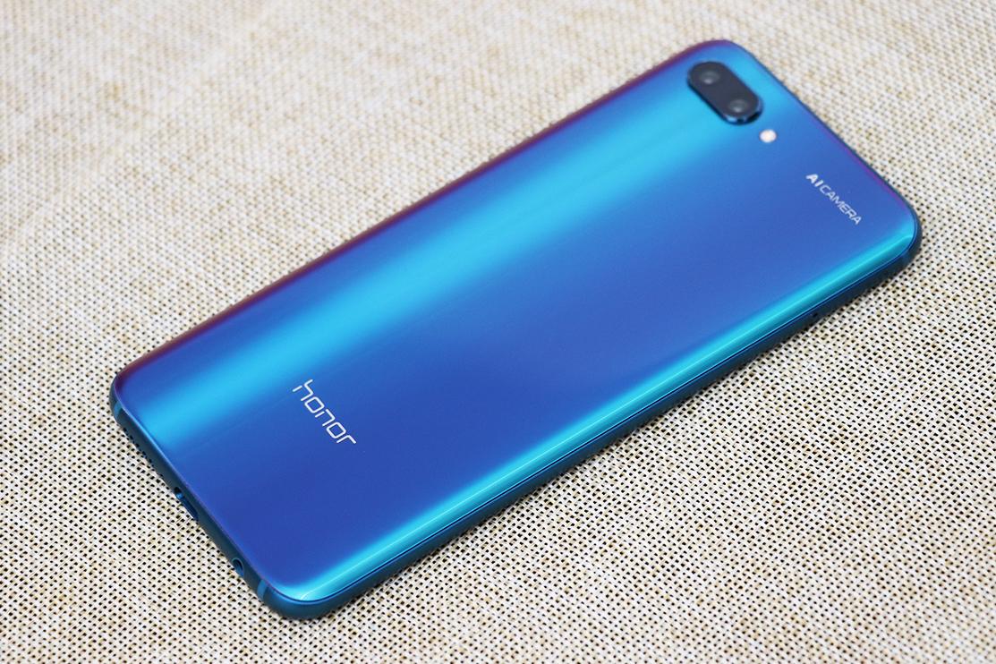 回望荣耀旗舰荣耀10