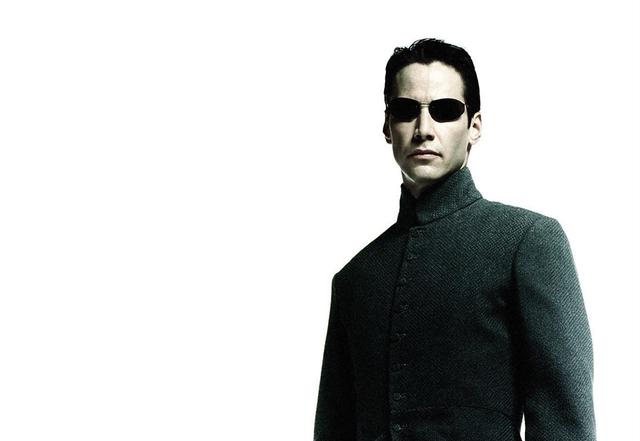 这部《黑客帝国4》的主创就是曾经经典三部曲的主创,导演之一回归了