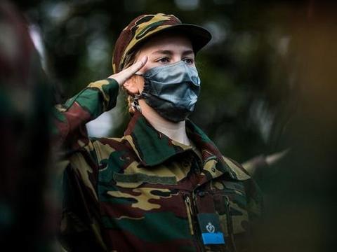 比利时王储伊莉莎白公主入营受军训1年 英姿军装照帅翻全网