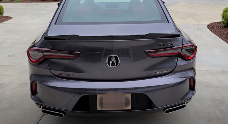 "雅阁王"讴歌tlx换代现身,外观更战斗,六缸动力还带四驱