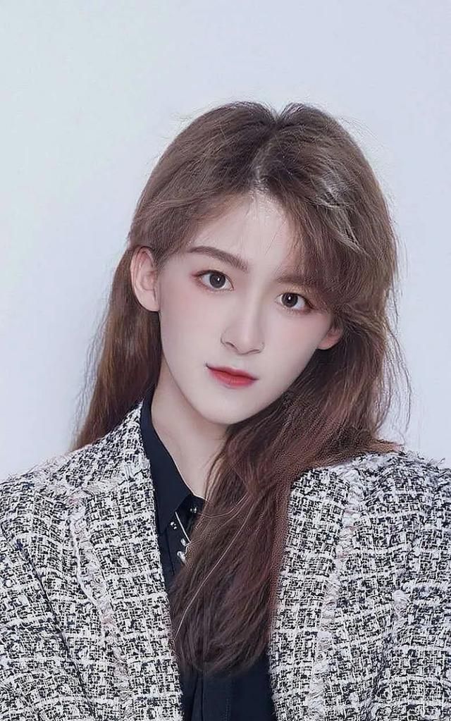 r1se成员若换女装,焉栩嘉日系,刘也高冷女王,任豪电影大女主|焉栩嘉