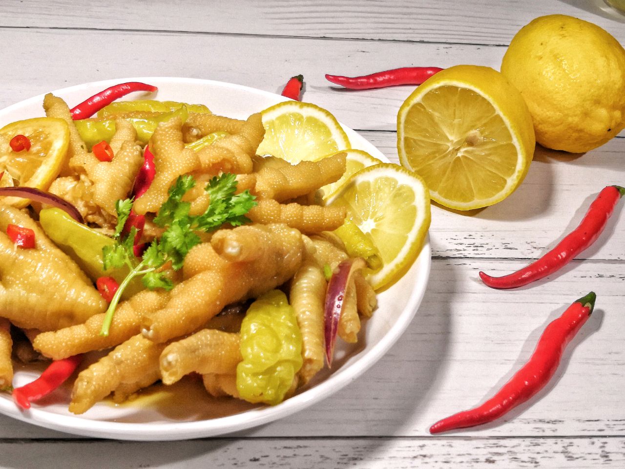 清爽版柠檬泡椒鸡爪在家一次做一斤吃个够就是费电视剧