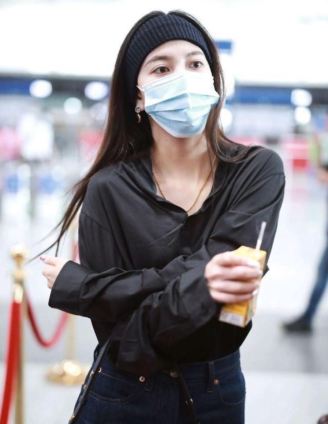 宋妍霏的钻石口罩有点强不愧是走在时尚前沿的女明星