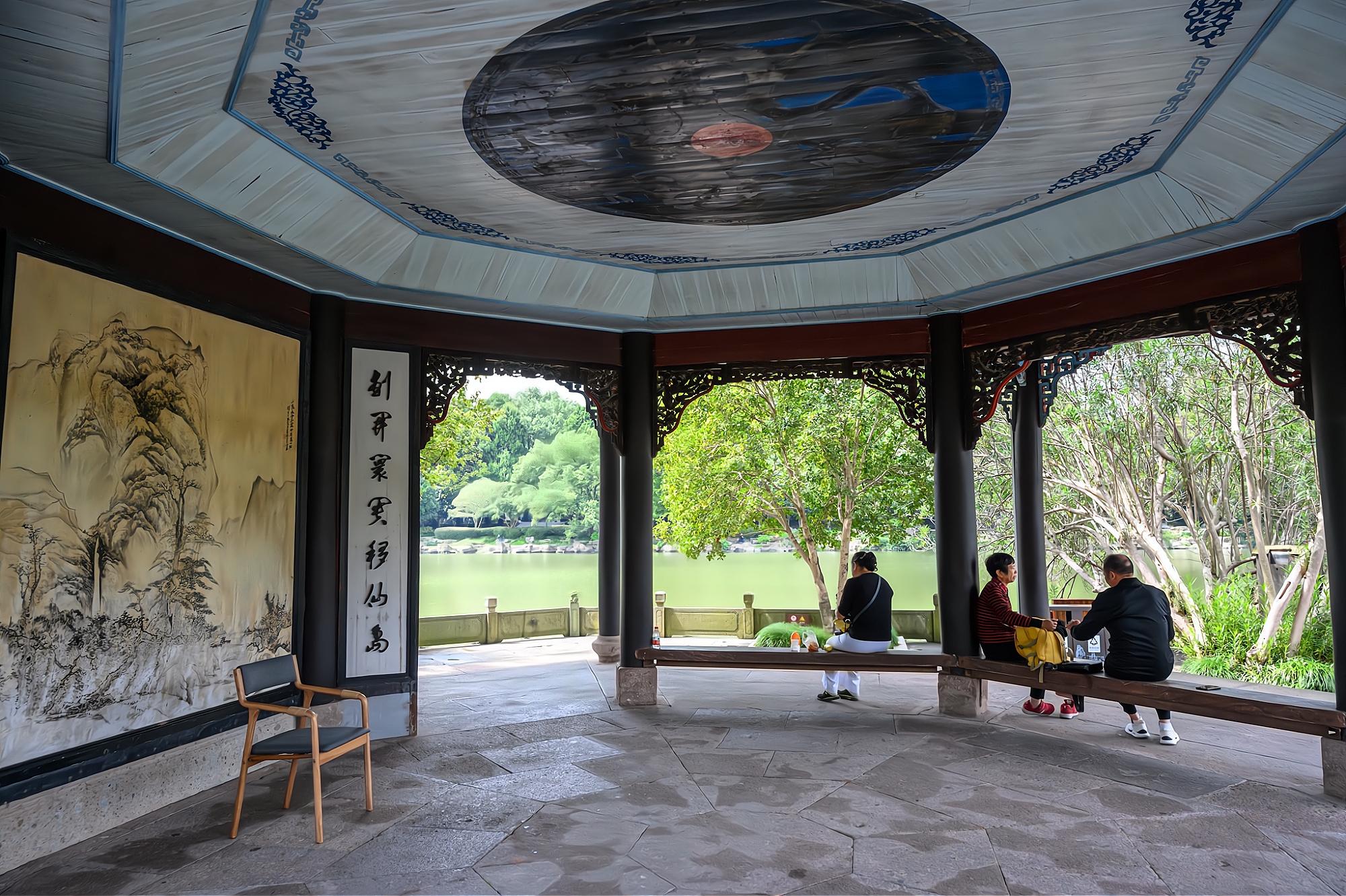 浙江临海的东湖,景色可媲美杭州西湖,被誉为“台州园林之首”_新浪新闻