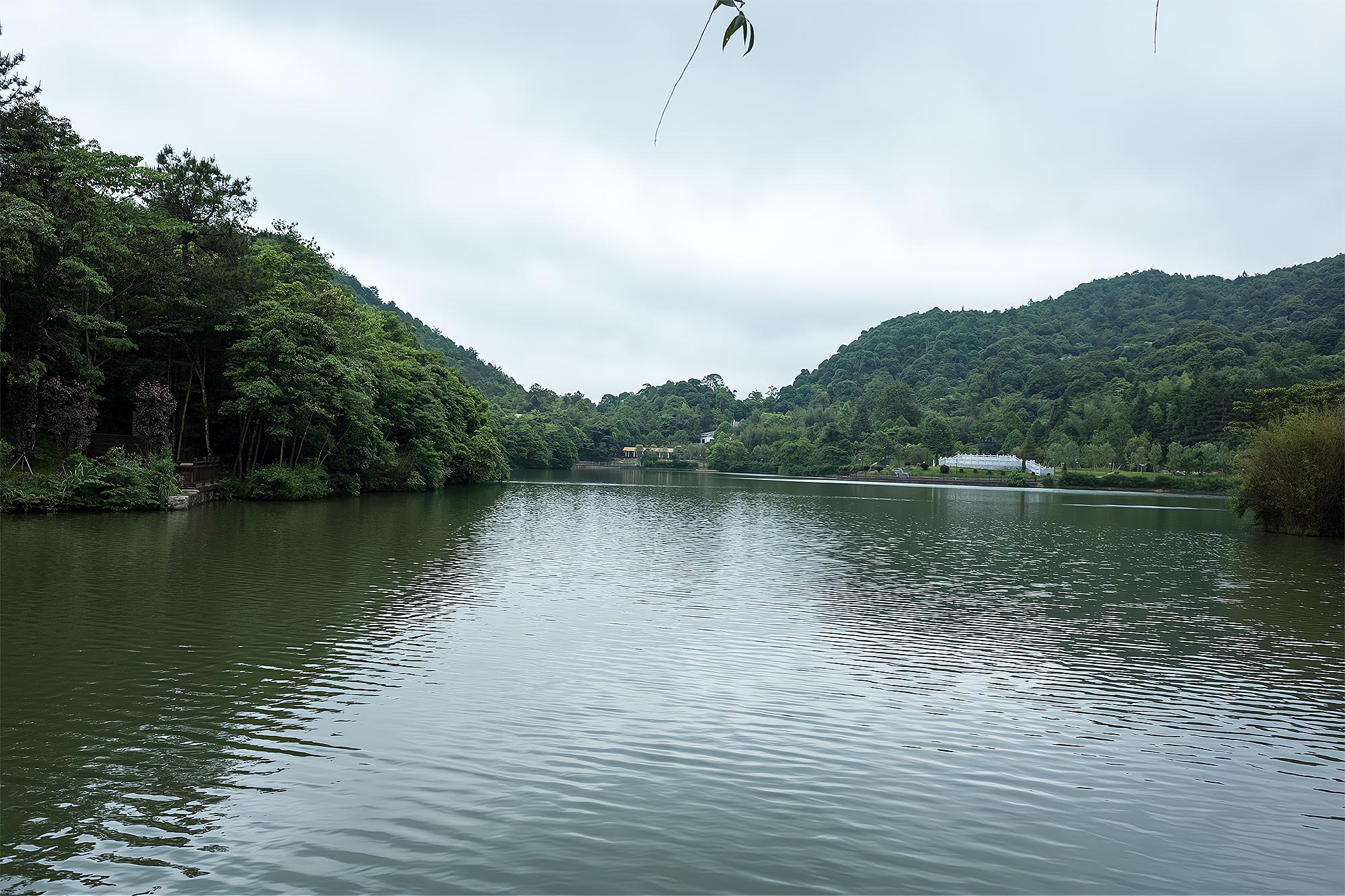 江西安远三百山香港居民饮用水源头就在这被誉为东江之源