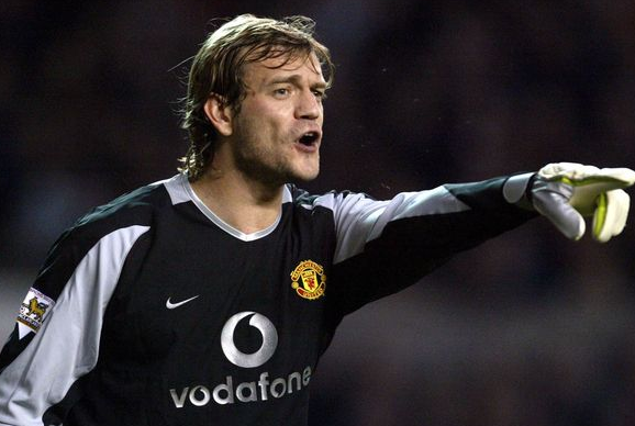 一年之后,卡罗尔现状并没有改变,曼联一线门将巴特兹状态正佳.