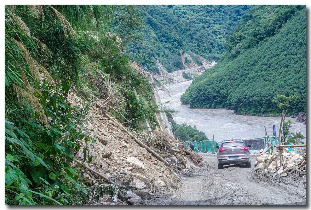 藏区纪实 川藏线上的通麦天险 曾经的中国第一公路坟场 通麦 天险 坟场 新浪新闻 藏区纪实 川藏线上的通麦天险 曾经的中国第一公路坟场 通麦 天险 坟场 新浪新闻