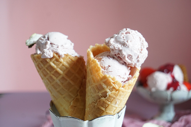 哈根达斯的酱果美莓奶昔冰淇淋,自己在家也能做,成本20吃得过瘾