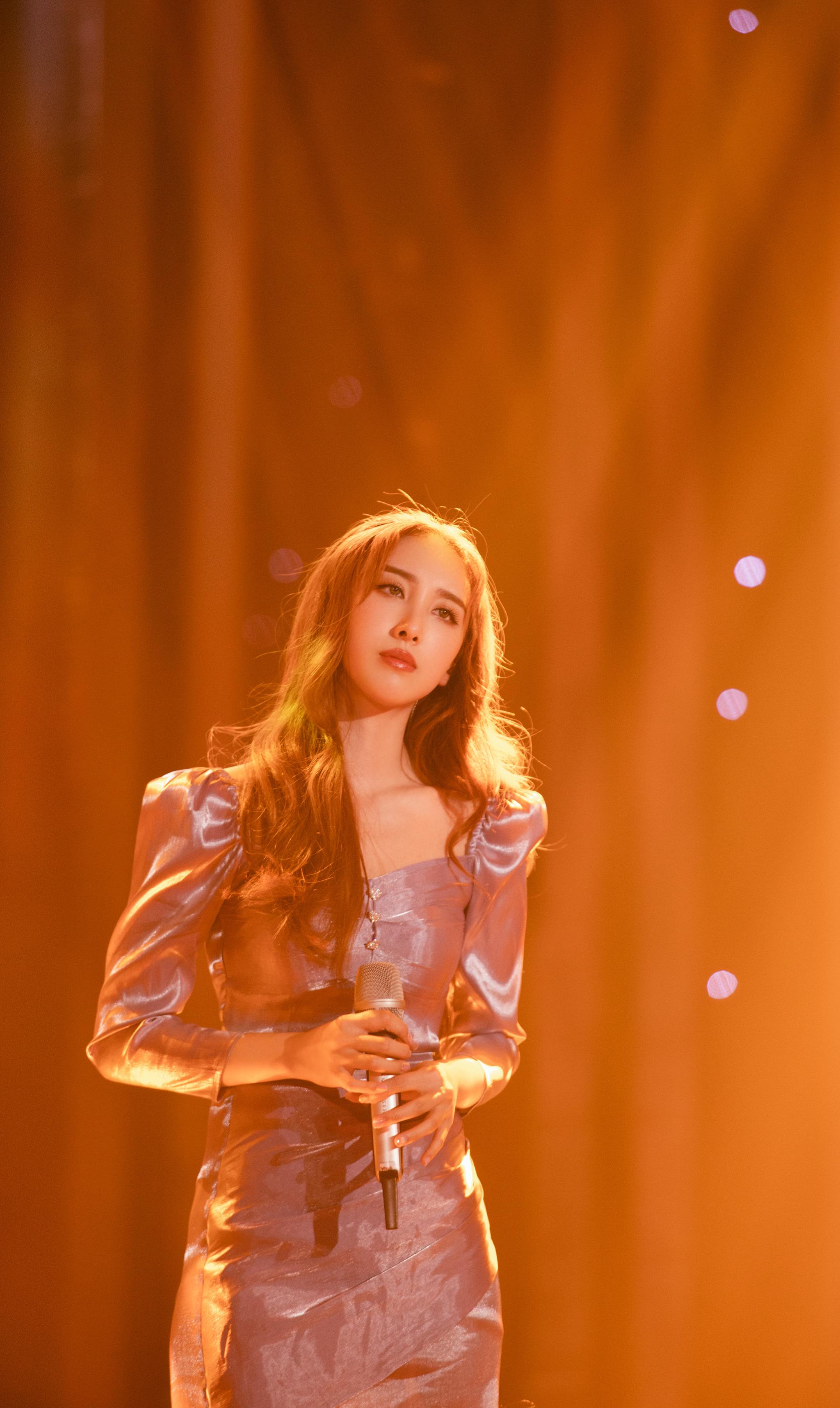 许靖韵《top荣耀时刻》 用音乐诠释关于"爱"的命题