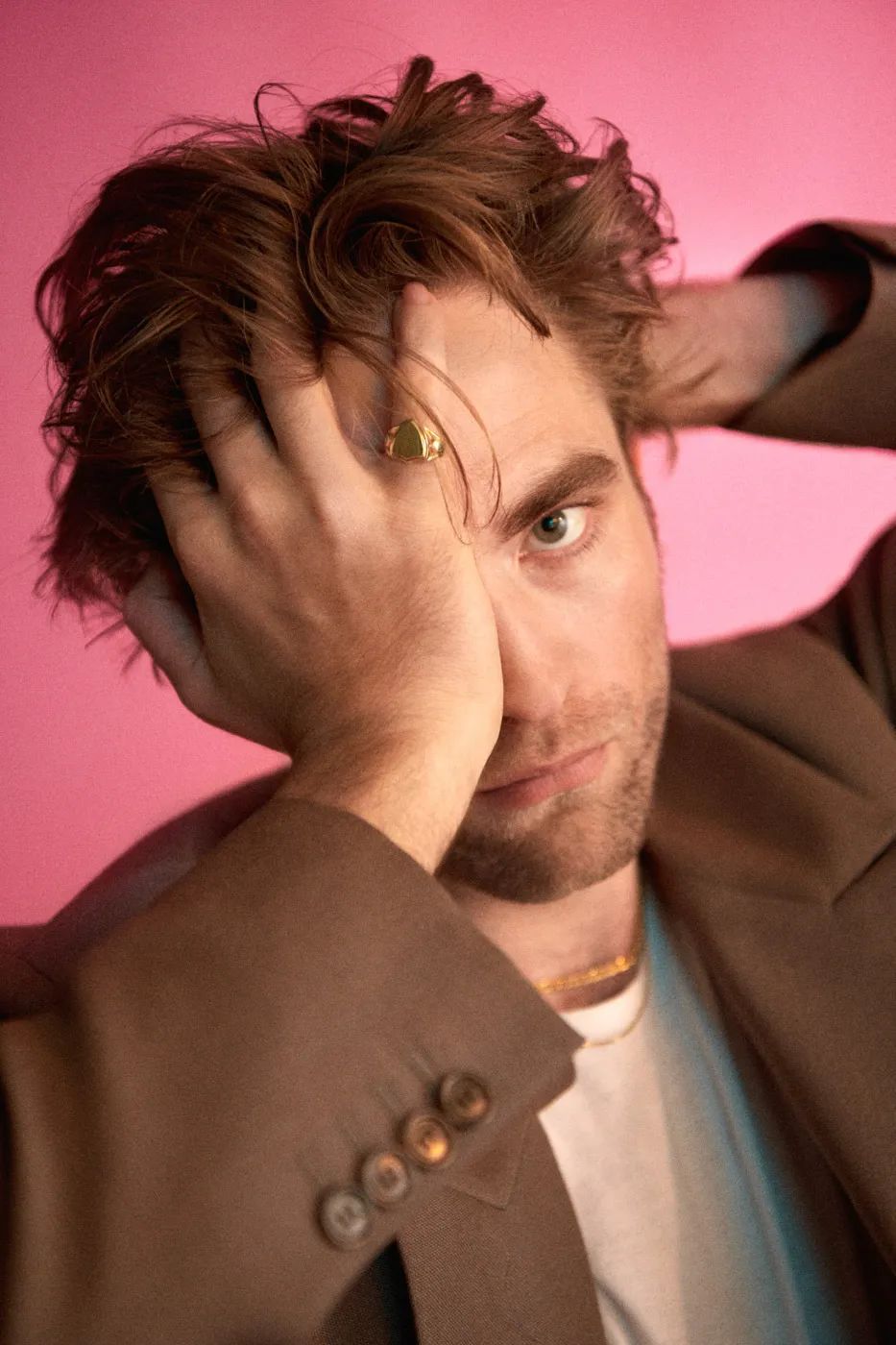 罗伯特帕丁森的颜值比《信条》好懂得多!|dior|信条_新浪新闻