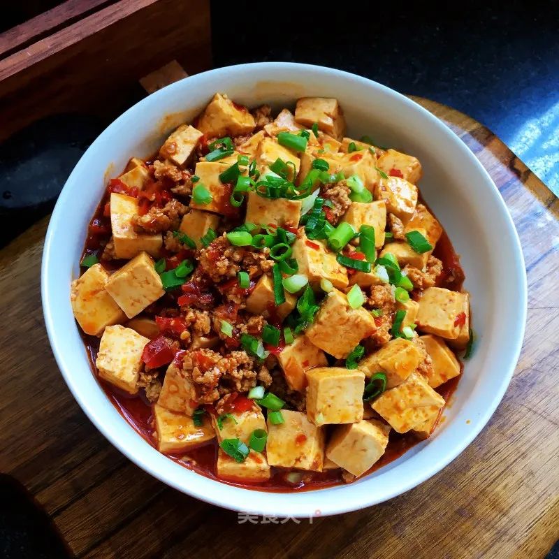 剁椒肉末烧豆腐:软嫩入味,绝对的米饭杀手