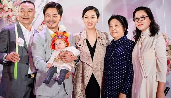 走进演员吴樾住的豪宅,在家做饭还有模有样,刘晶在家也太幸福了