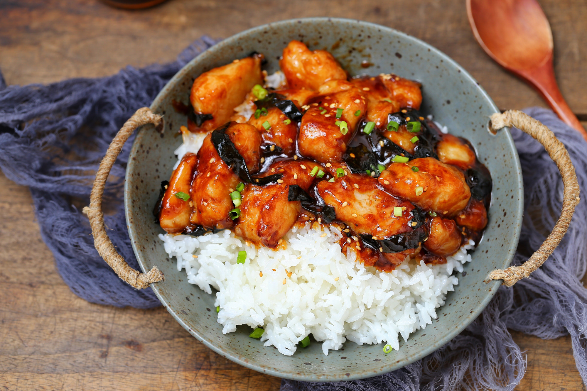 这鱼细嫩鲜美还没刺,十分钟搞定一份盖浇饭,大口吃实在太过瘾了