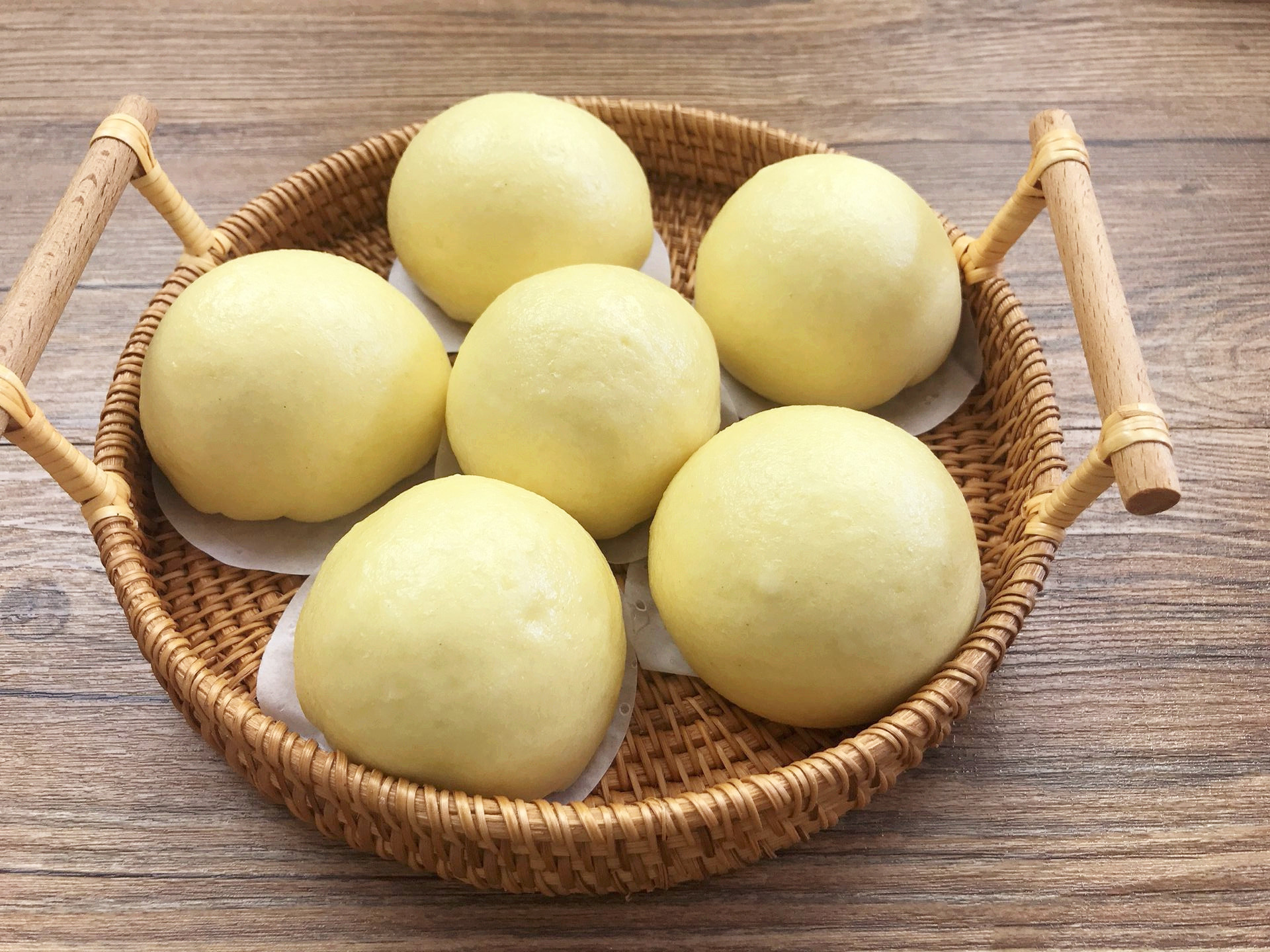 玉米面馒头太普通,试试做成玉米面豆沙包,又香又软,口感超好