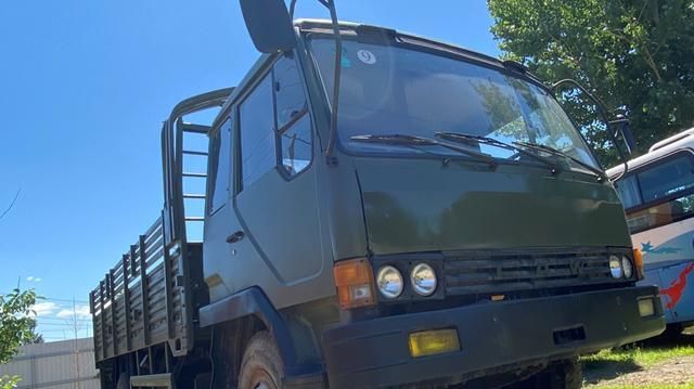 九十年代一汽平头柴解放ca1121j载重卡车