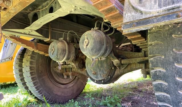 九十年代一汽平头柴解放ca1121j载重卡车