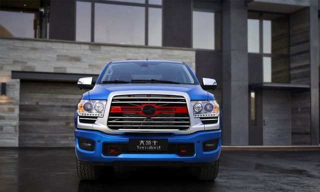 "国产坦途"上市!2.5t柴油动力 分时四驱,14万带回家