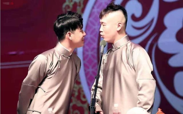 亲搭档就是这样体现的杨九郎的直播现惊喜张云雷打电话催吃饭