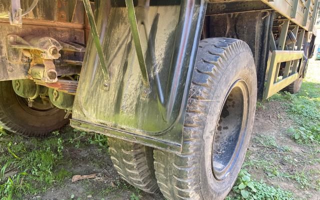 九十年代一汽平头柴解放ca1121j载重卡车