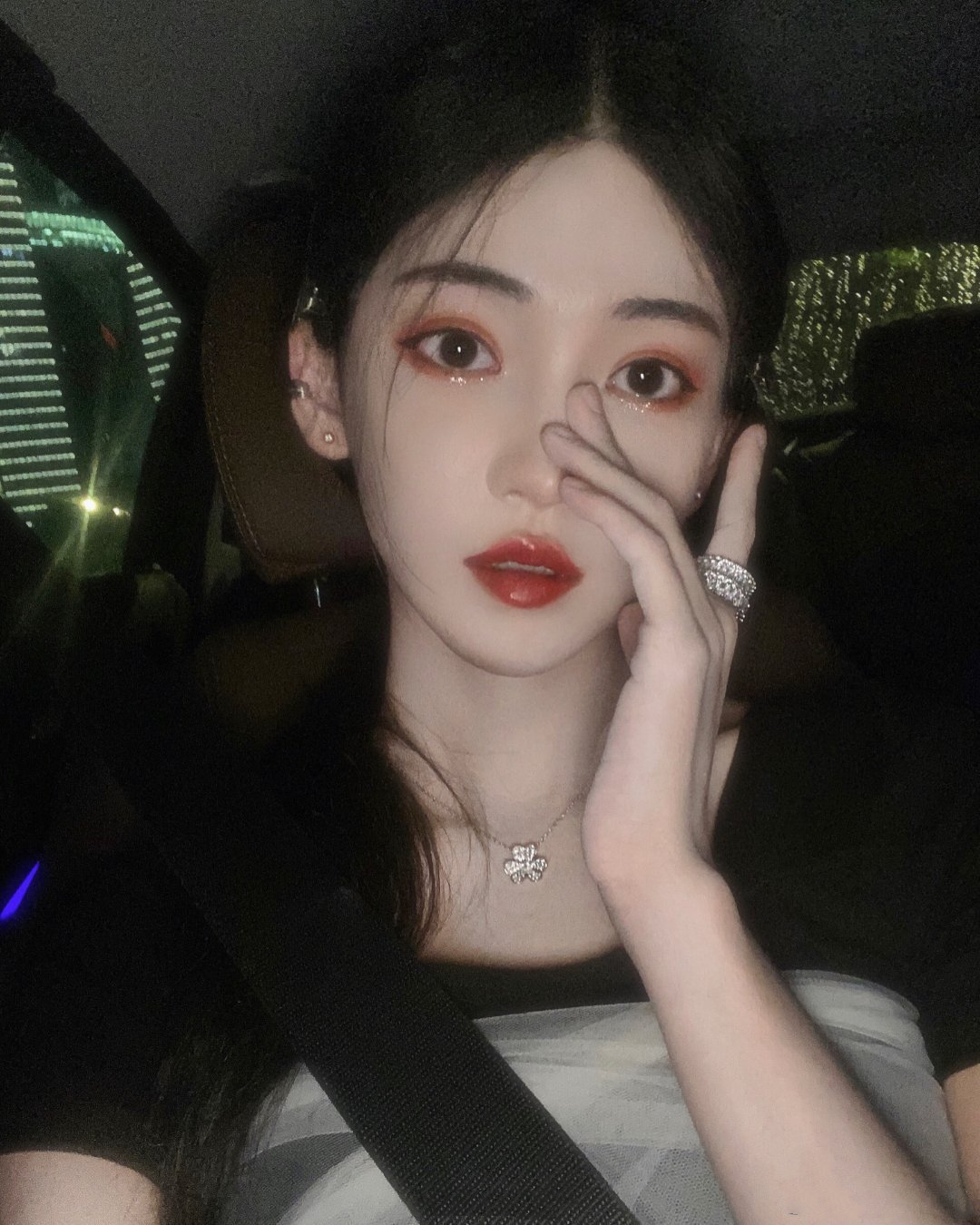 最有个性的女装大佬,把自己的男爱豆,给撩到了!凭啥?