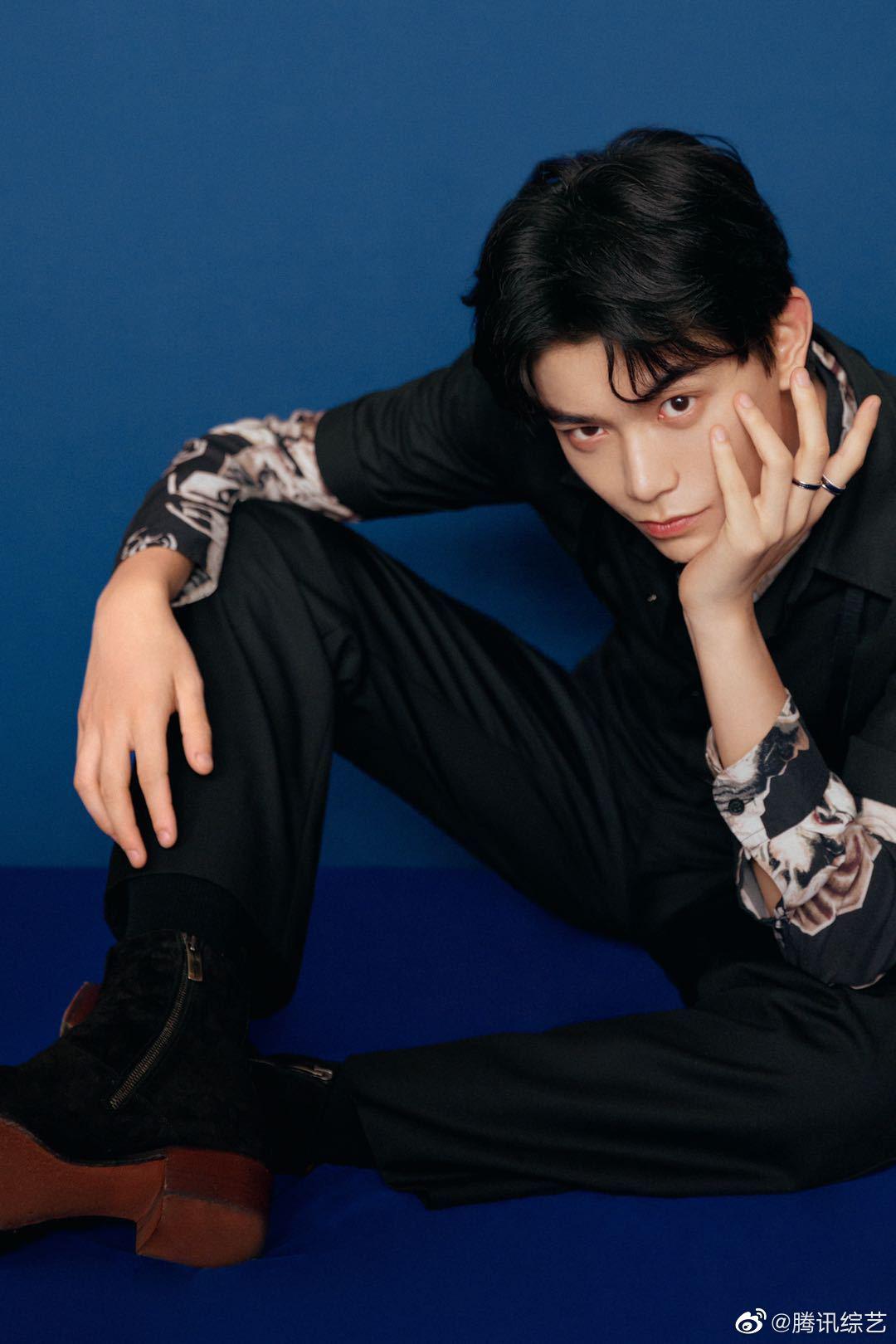 面对这么帅气的男孩纸丁禹兮谁能不疯狂