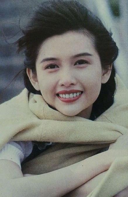 最美落选港姐邱淑贞舍王晶嫁豪门阻止女儿入行让她为公司站台